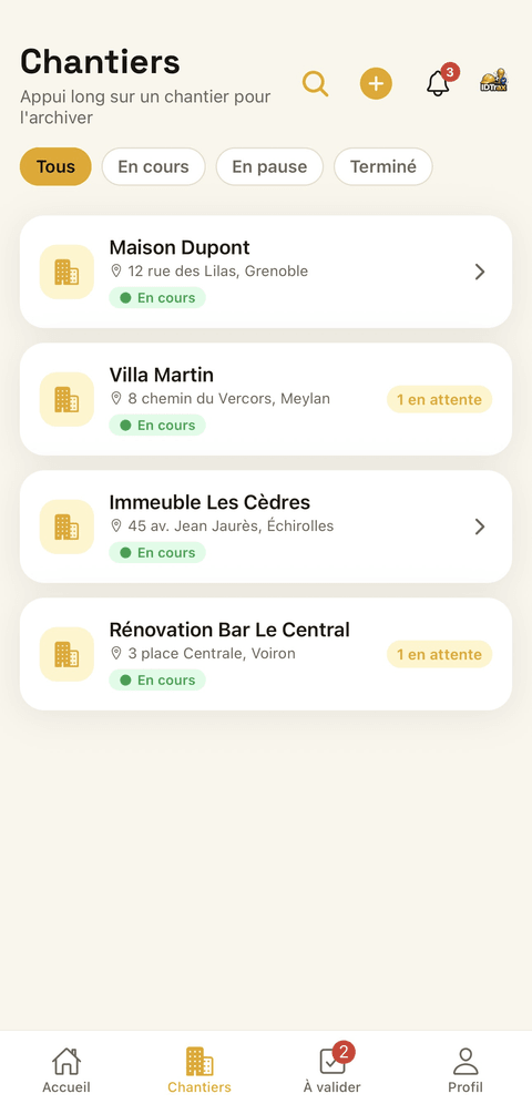 Écran « Chantiers » de l'app IDTrax : liste des chantiers avec leurs statuts